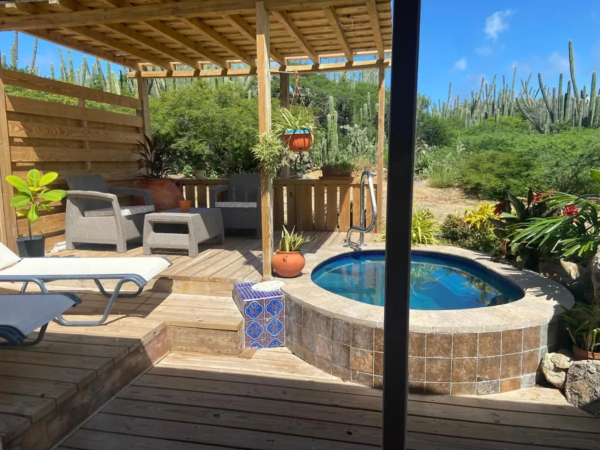 Cozy Studio With Private Spa Oranjestad